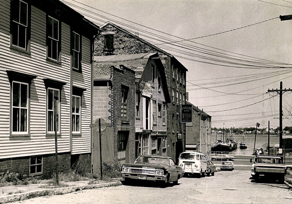 1973 Centre Street New BEdford - www.WhalingCity.net