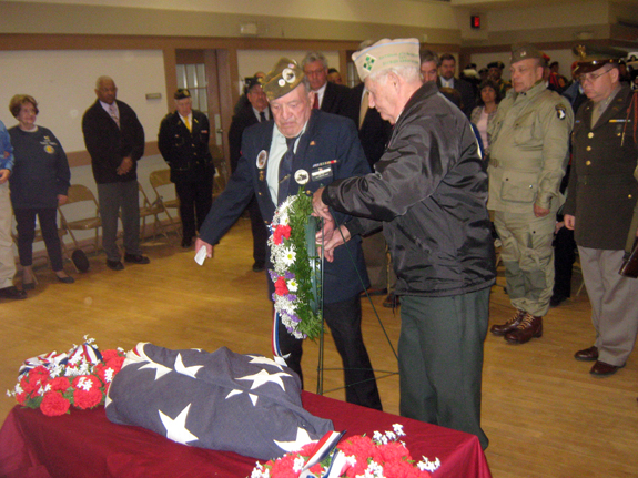 2011 Exercise Tiger memorial - Laying the wreath Jayme Rego - Normand Chartier - www.WhalingCity.net