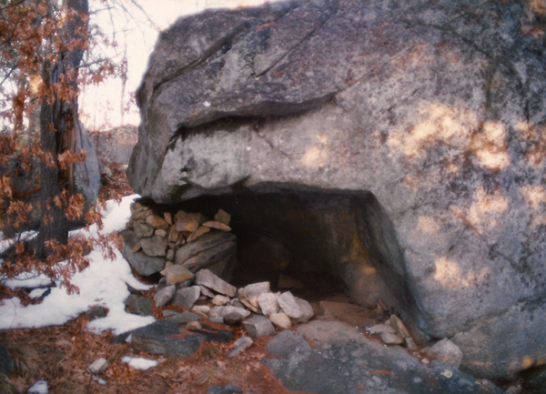 King Phillip's Cave - www.WhalingCity.com