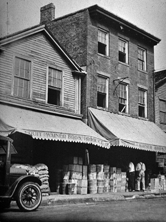 Wainer Bros Fruit 11 South wAter St. New BEdford, Ma  - www.WhalingCity.net